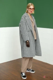 Пальто Lokka 817 чёрно-белая лапка